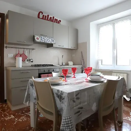 Le Di Elisa 3 Genua